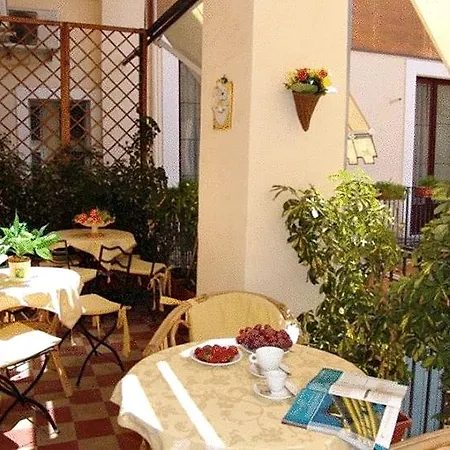 Valentino 3* Κατάνια